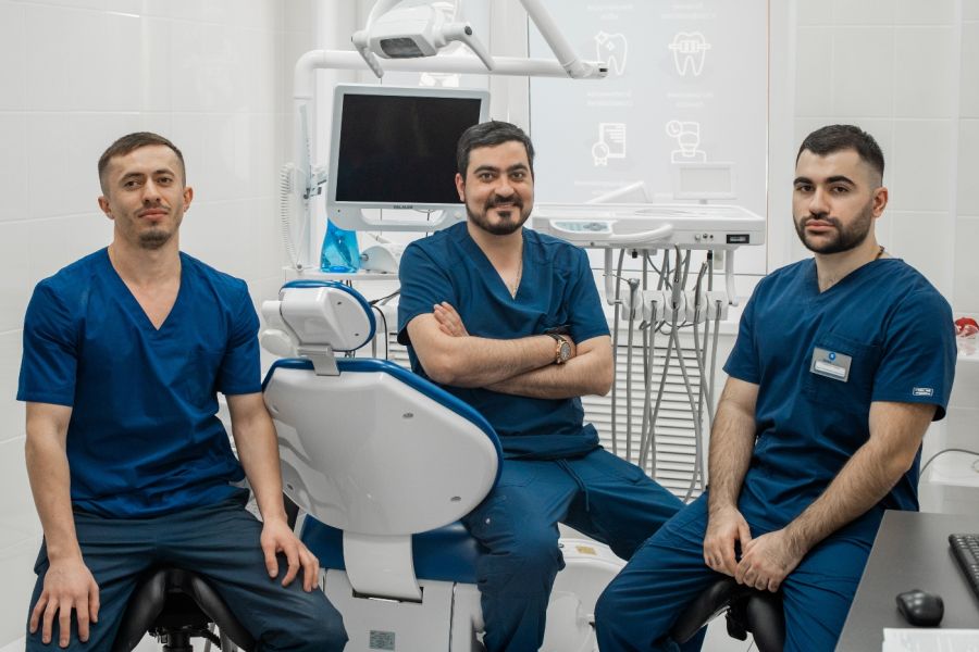 врачи хирурги стоматологи в стоматологии ТоталСтом